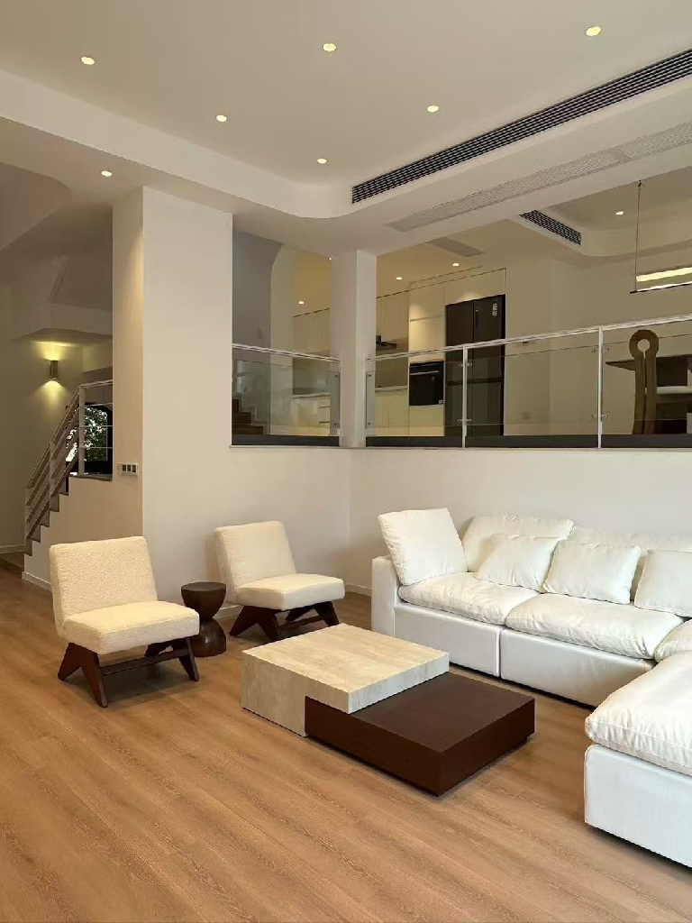 China Garden - Image 2