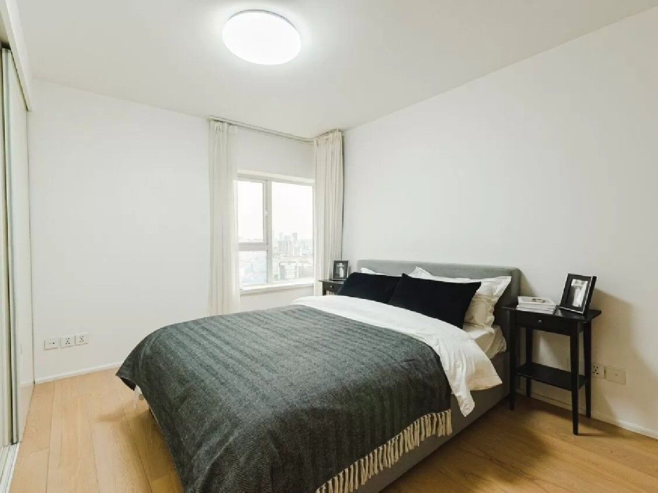 Ambassy Court - Image 7