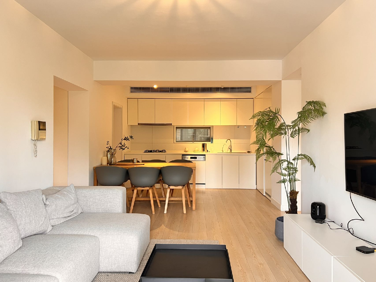 Ambassy Court - Image 2