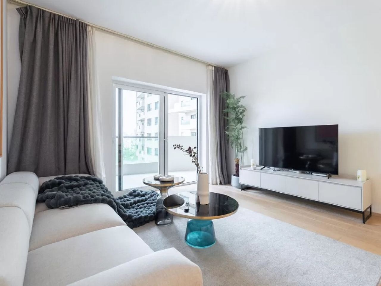 Ambassy Court - Image 2