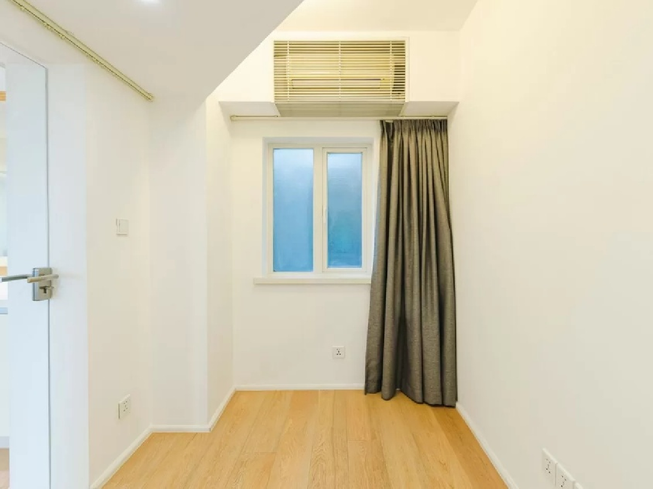 Ambassy Court - Image 8