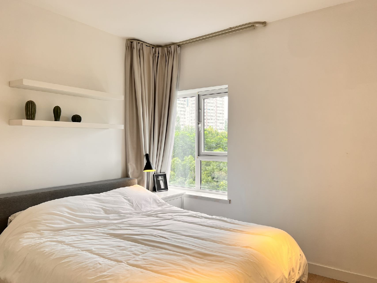 Ambassy Court - Image 9