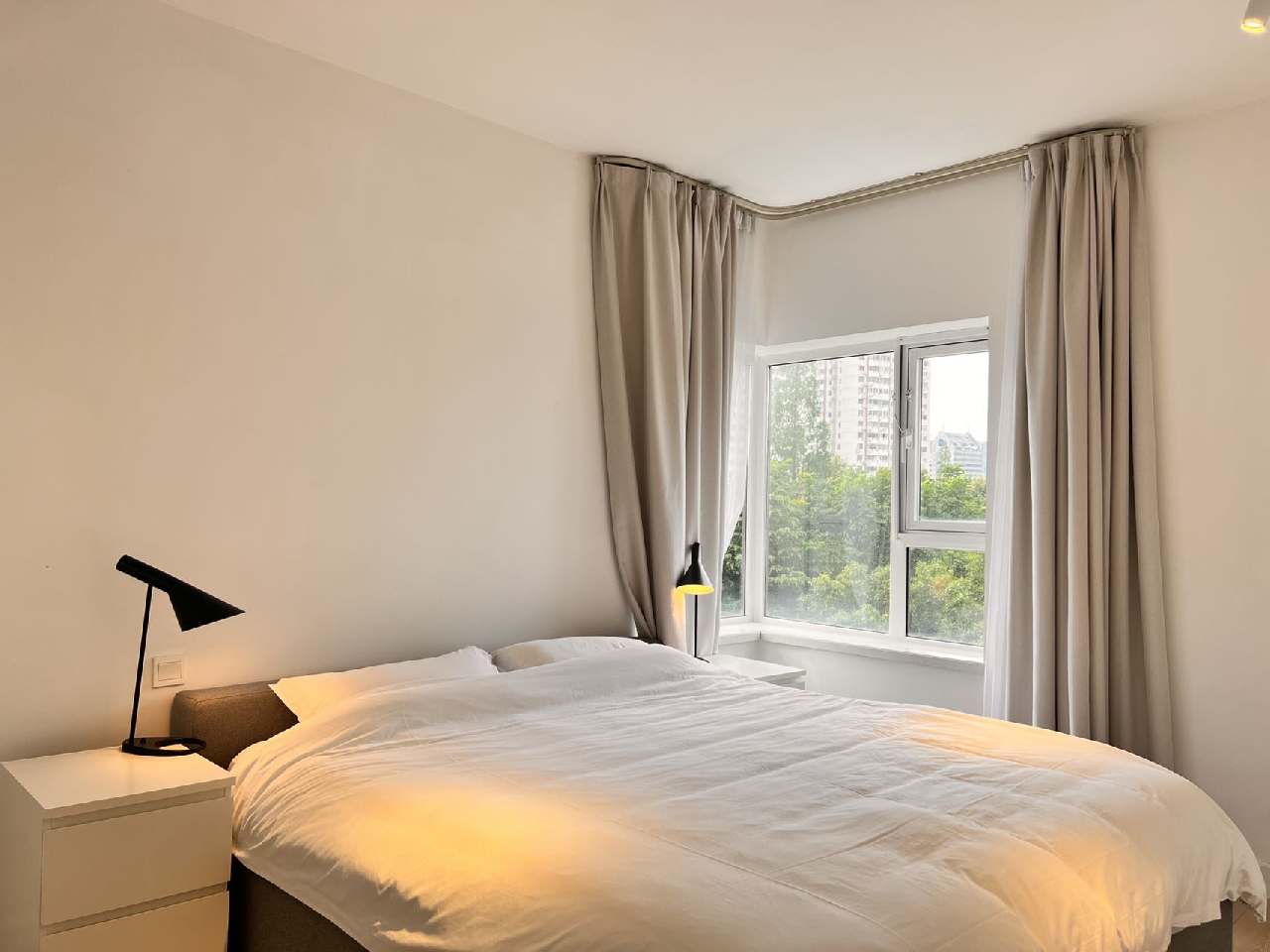 Ambassy Court - Image 4