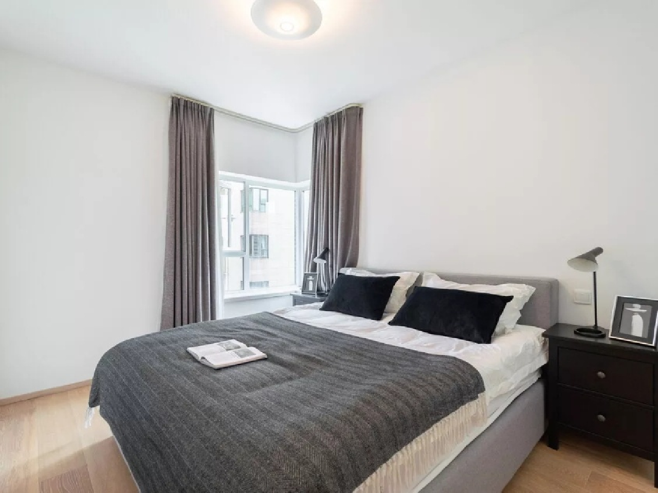 Ambassy Court - Image 6