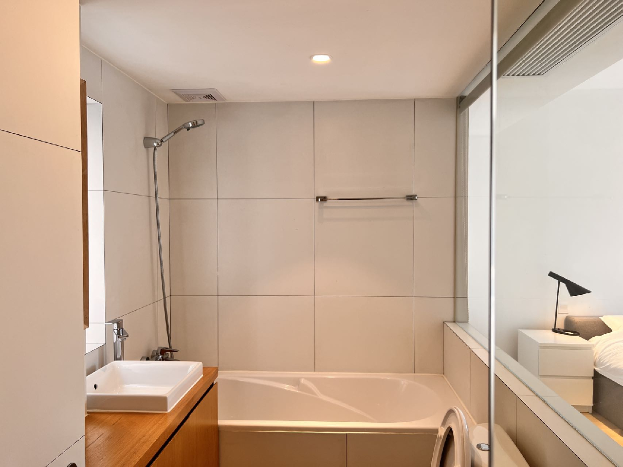 Ambassy Court - Image 7