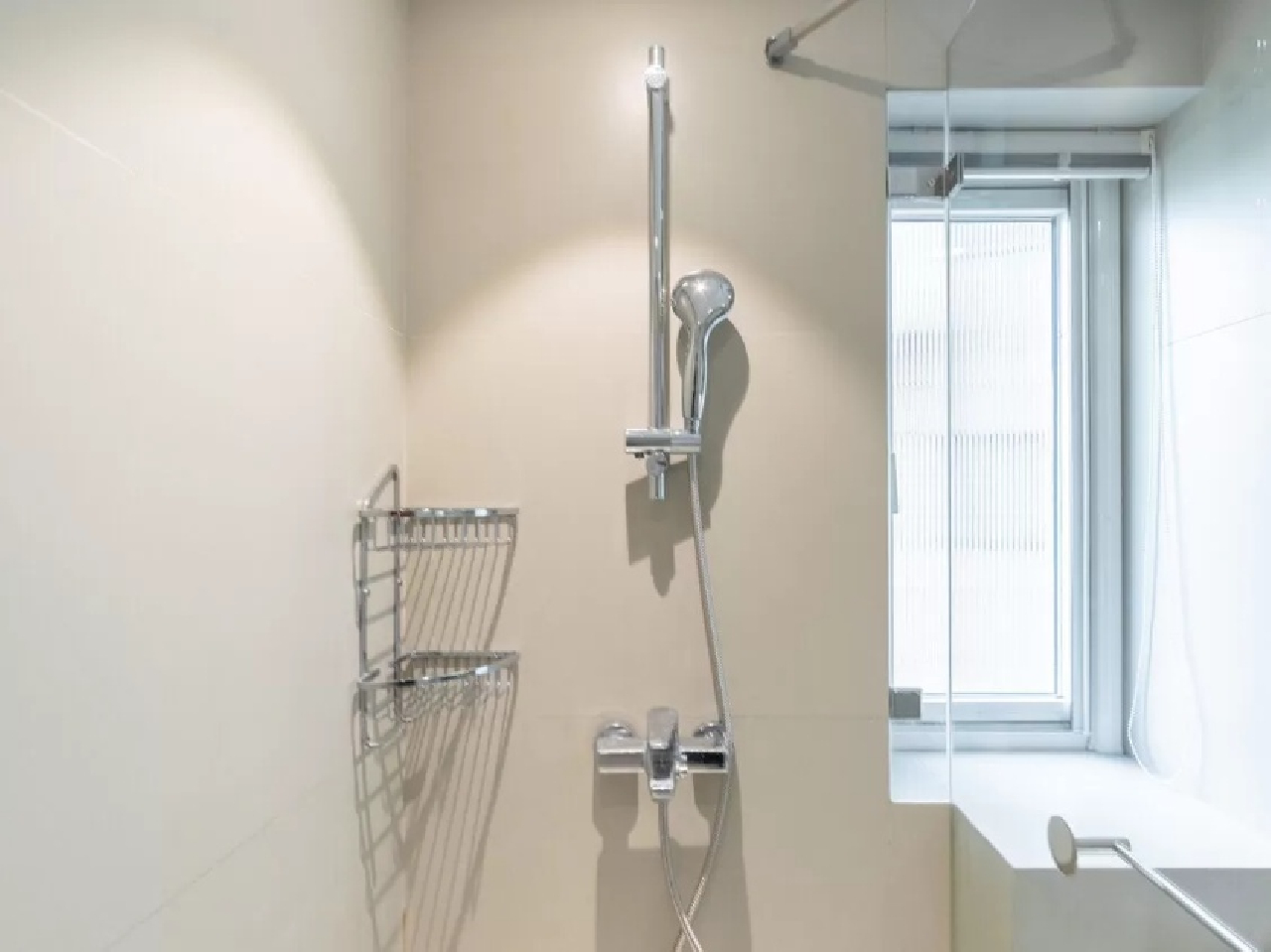 Ambassy Court - Image 7