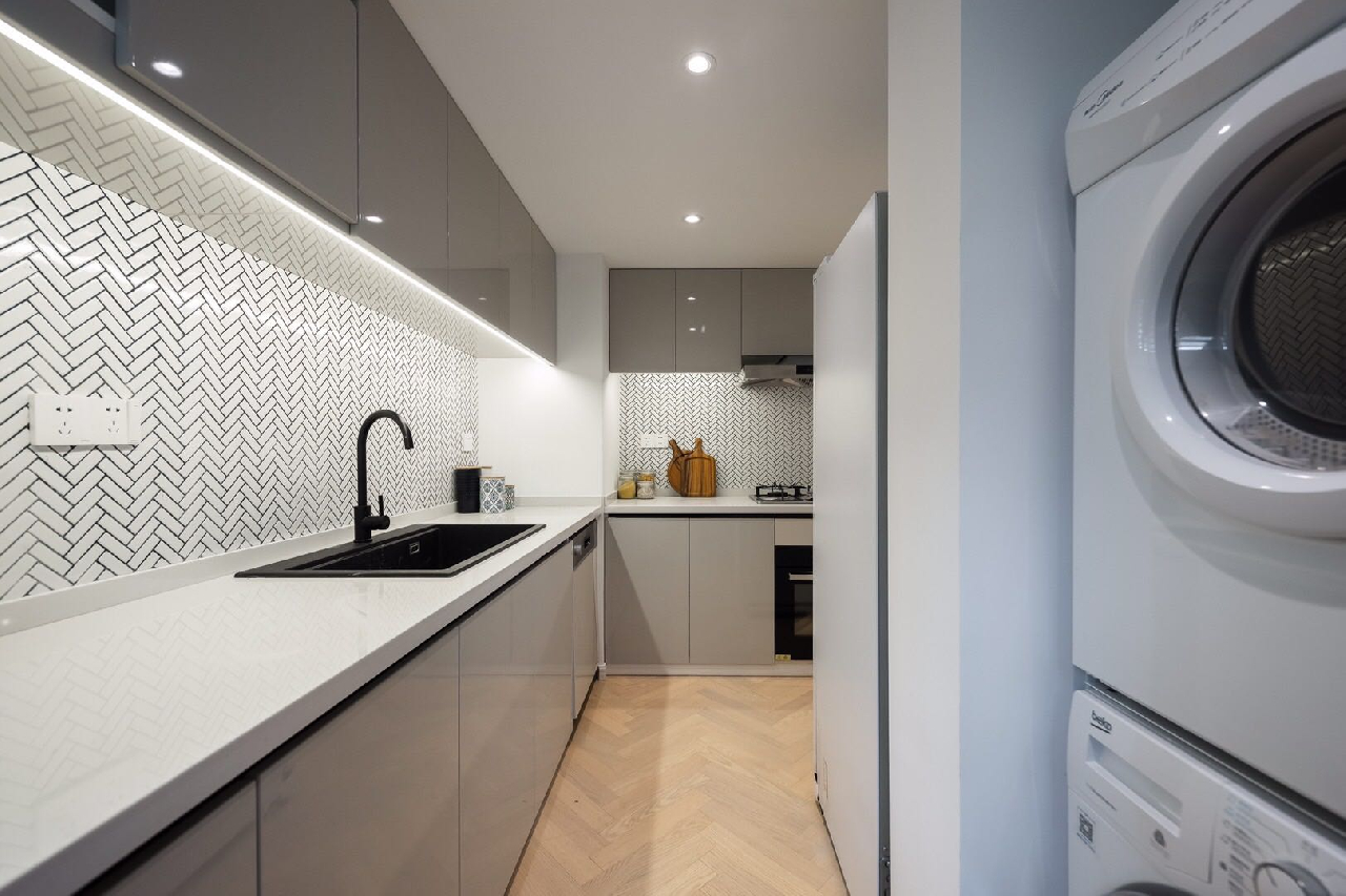 Eight Park Avenue - Image 6