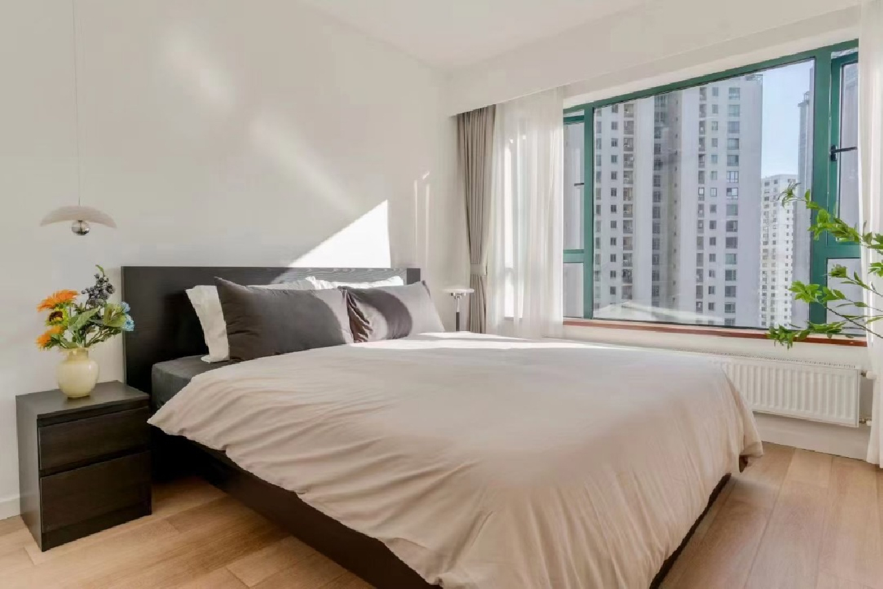 The Courtyard - Image 7