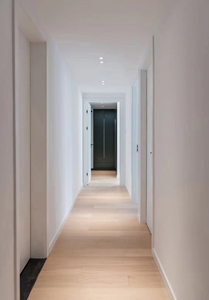 The Courtyard - Image 6