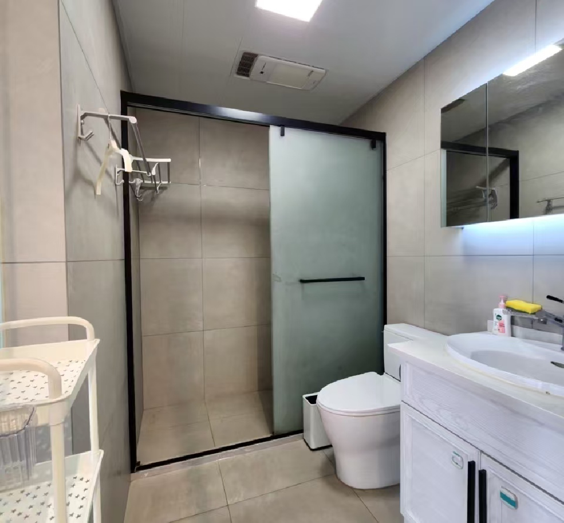 The Lakeville - Image 9