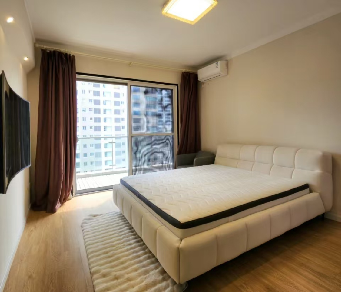 The Lakeville - Image 4