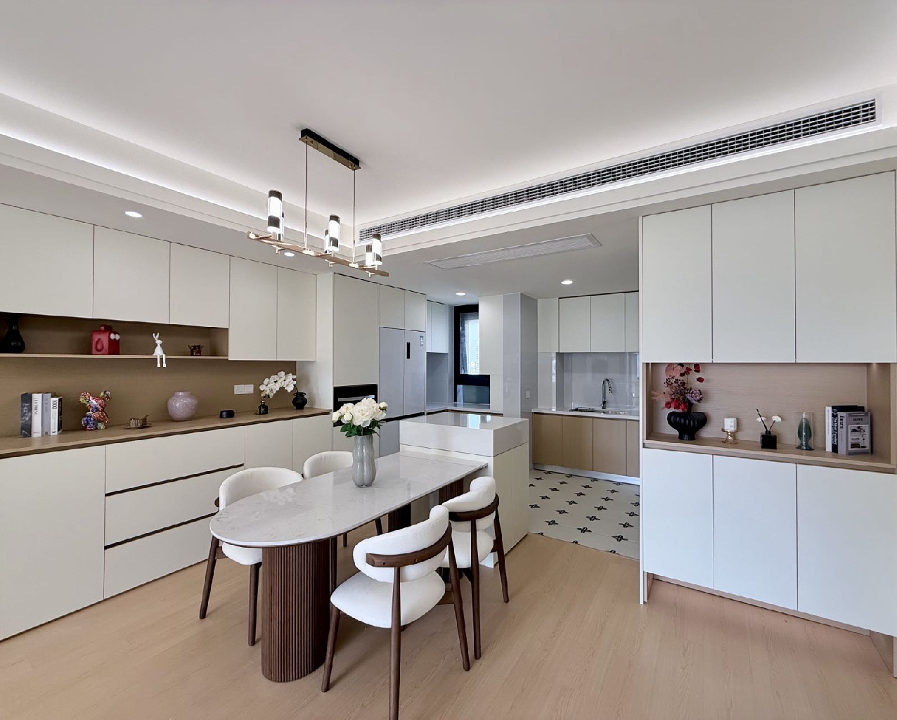 Royal Garden - Image 3