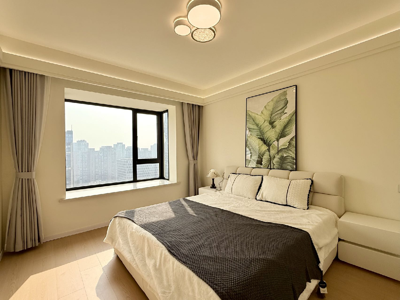 Royal Garden - Image 5