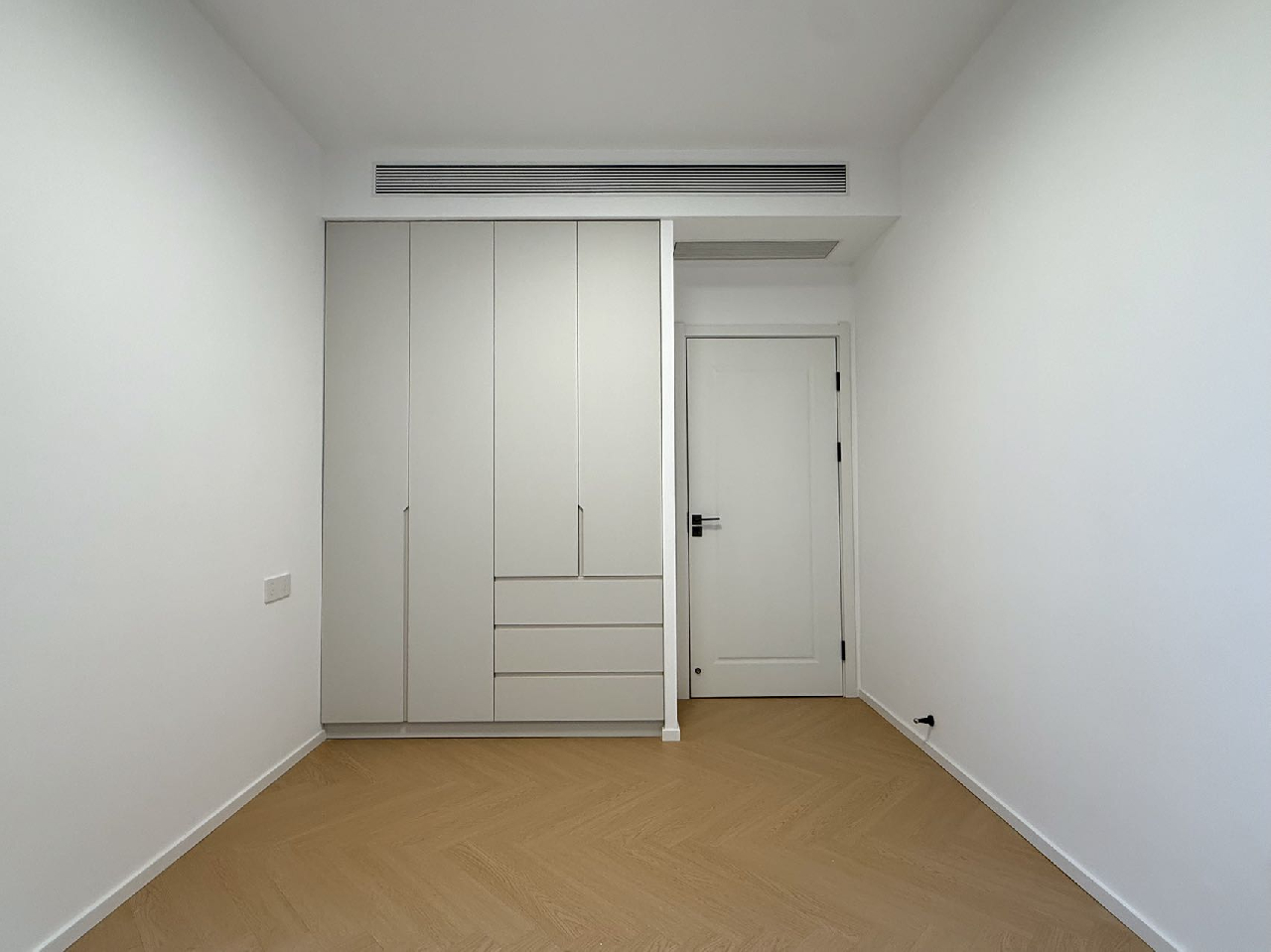 Royal Garden - Image 5