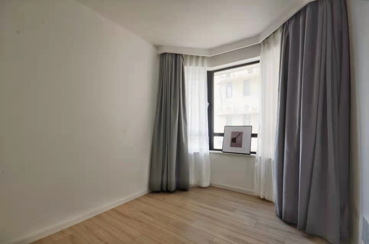 Joffre Garden - Image 6