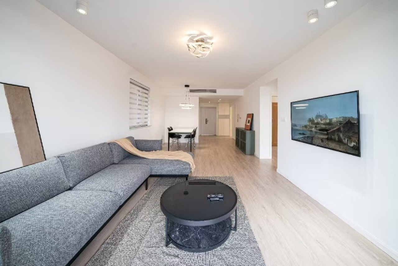 Joffre Garden - Image 2